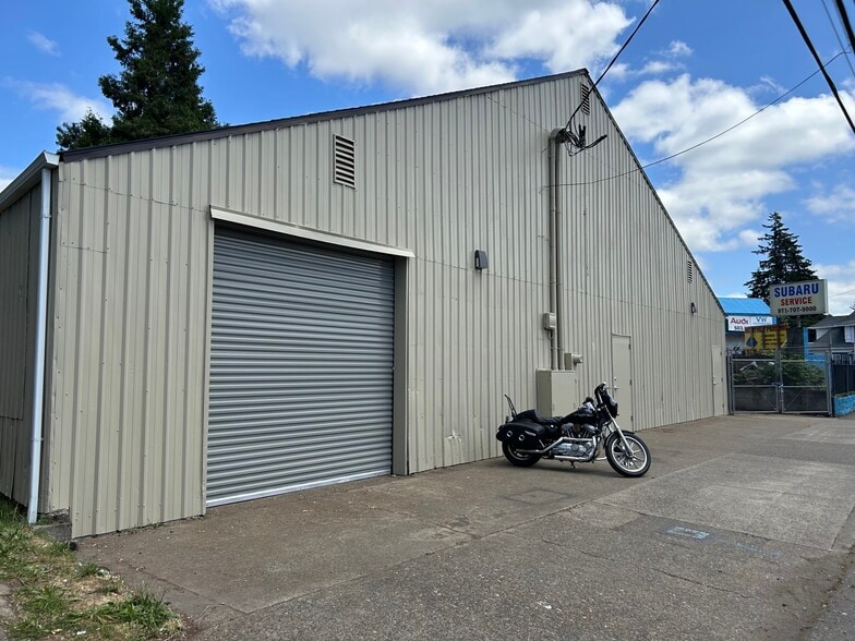 Primary Photo Of 9819 SE Foster Rd, Portland Warehouse For Sale