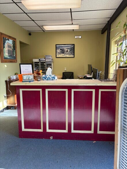 More Photos Of 13-15 S Main St, Oneonta Office For Sale