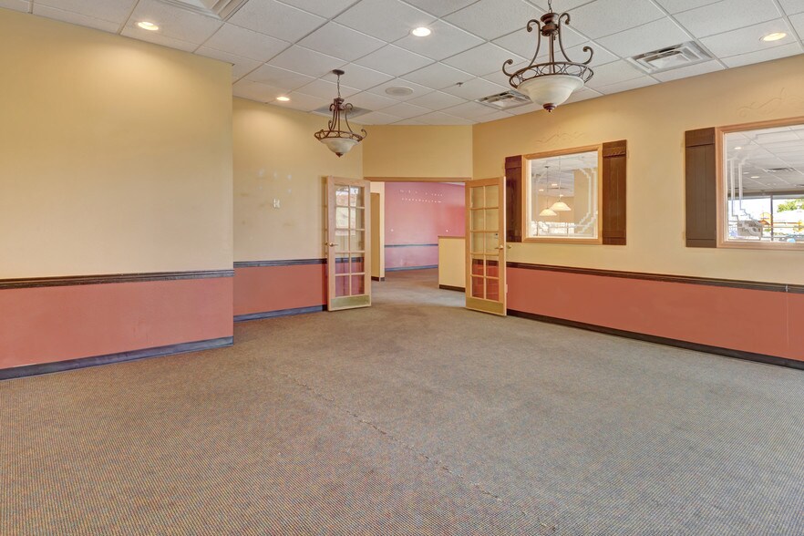 More Photos Of 2450-2646 Baseline Rd, Boulder Storefront For Lease