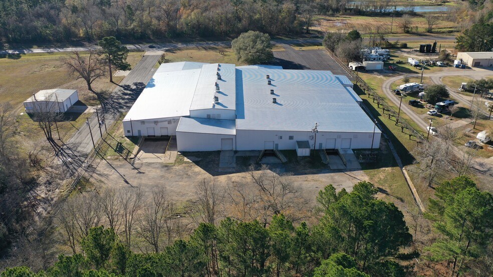 More Photos Of 600 S Loop 485, Gladewater Manufacturing For Lease