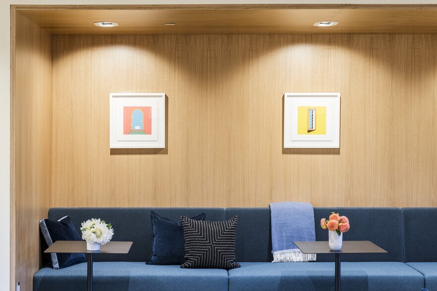 More Photos Of 21255 Burbank Blvd, Woodland Hills Coworking Space