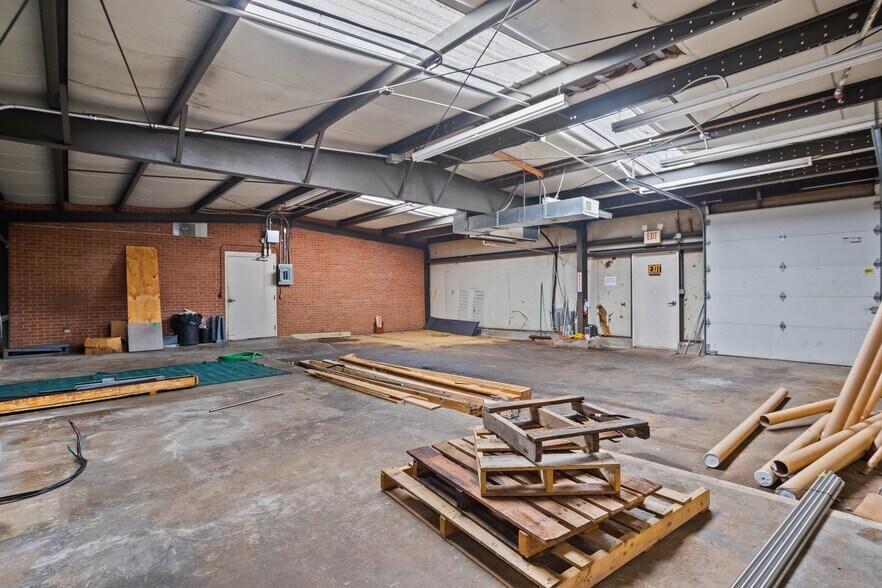 More Photos Of 157 Industrial Dr, King Warehouse For Lease