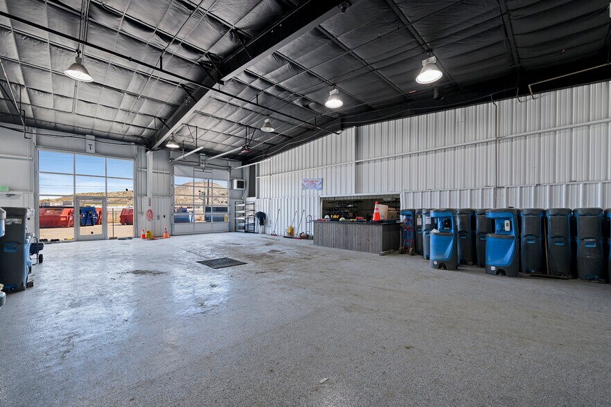 More Photos Of 44-46 Wilkins Peak Dr, Rock Springs Warehouse For Sale