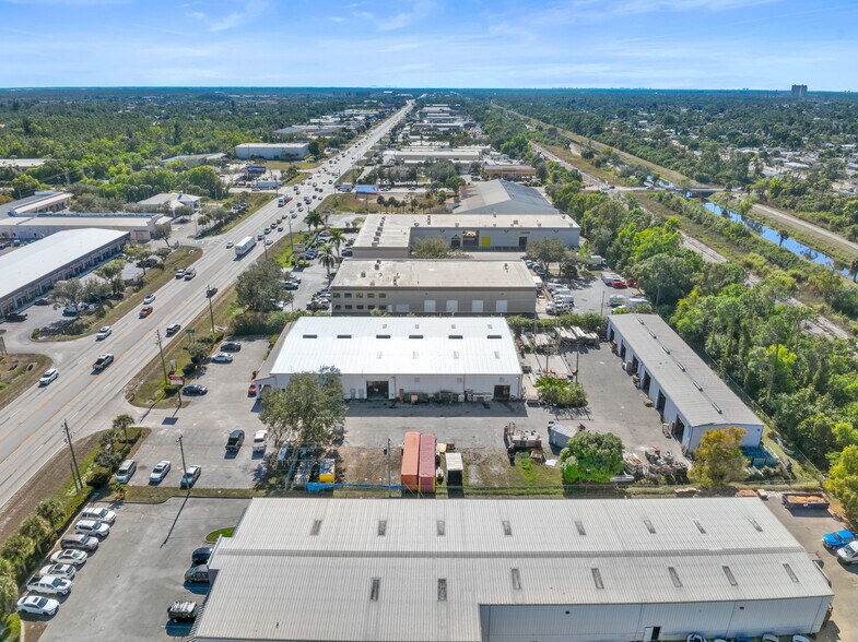 More Photos Of 12090 Metro Pky, Fort Myers Warehouse For Lease