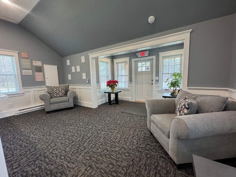More Photos Of 1147 Ballston Lake Rd, Ballston Lake Office For Sale