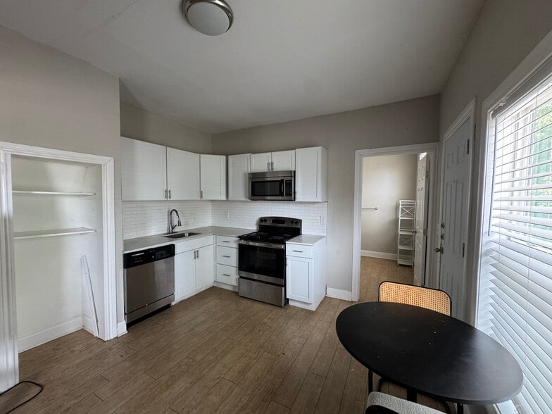 More Photos Of 3720 Sockwell Blvd, Greenville Apartments For Sale
