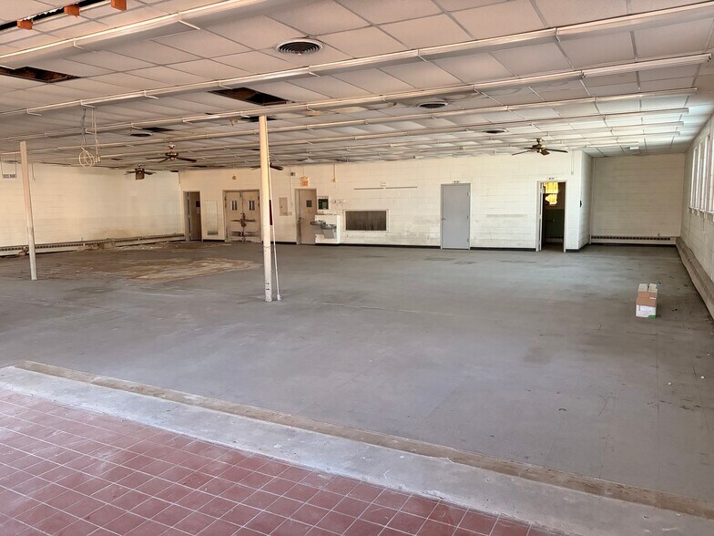 More Photos Of 201 S Main St, Greensburg Post Office For Sale