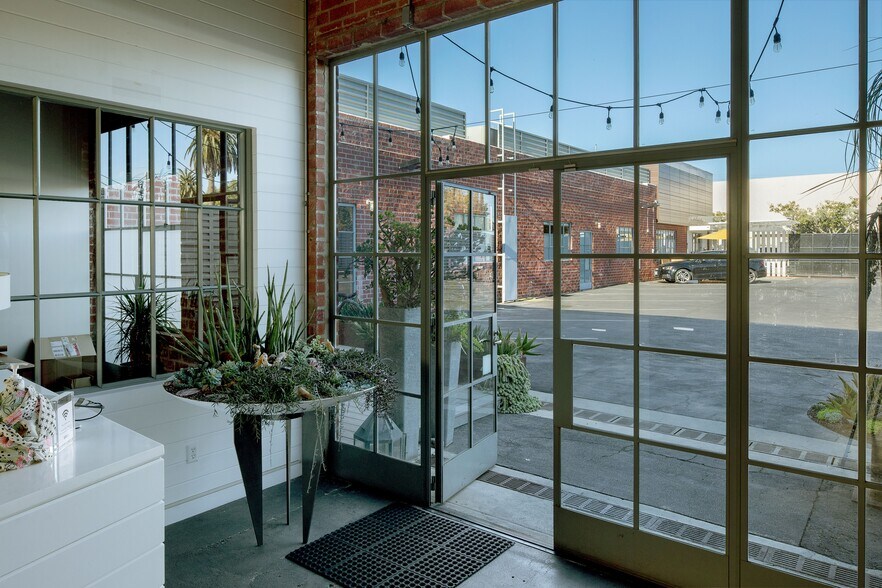 More Photos Of 1630 Euclid St, Santa Monica Loft Creative Space For Sale