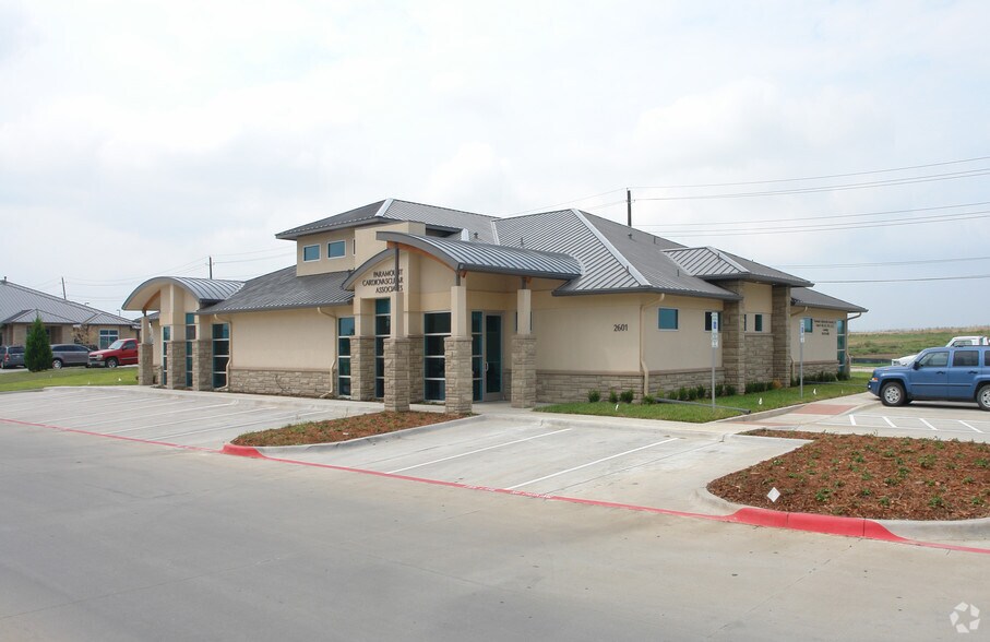 More Photos Of 2601 Scripture St, Denton Medical For Sale