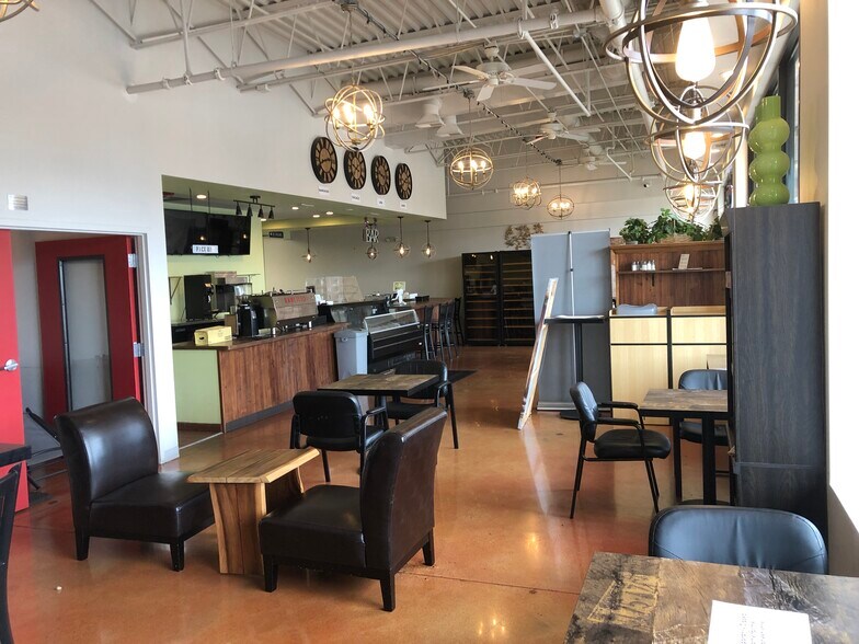 More Photos Of 820 Wheeling Rd, Wheeling Unknown For Lease