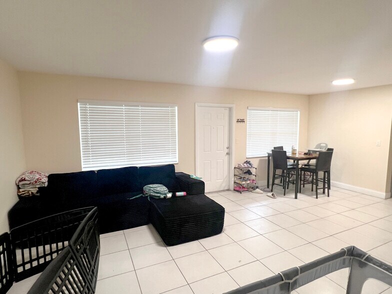 More Photos Of 2134 Lincoln St, Hollywood Apartments For Sale
