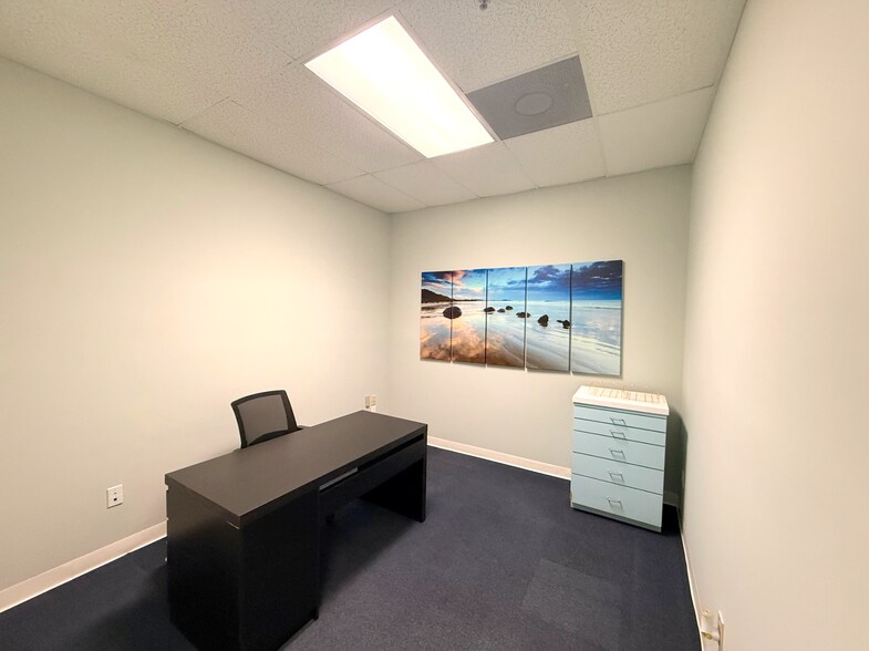 More Photos Of 6027-6127 SE Federal Hwy, Stuart Freestanding For Lease