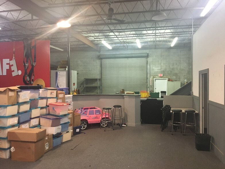 More Photos Of 2890 Harper Rd, Melbourne Industrial For Lease