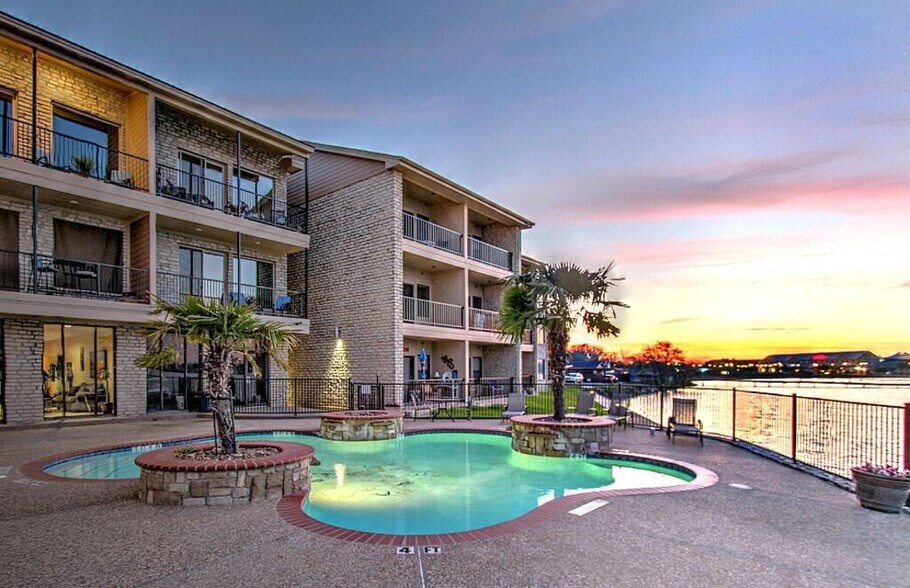 More Photos Of 401 E Pearl St, Granbury Apartments For Sale