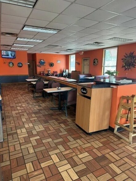 More Photos Of 1200 S Minnesota Ave, Sioux Falls Restaurant For Sale