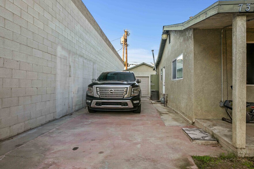 More Photos Of 7317 Clybourn Ave, Sun Valley Contractor Storage Yard For Sale