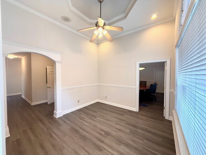 More Photos Of 4745 Sutton Park Ct, Jacksonville Medical For Sale