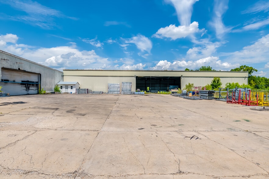More Photos Of 4542 Baldwin Ave, Montgomery Warehouse For Sale
