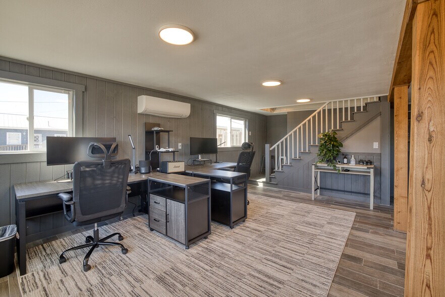 More Photos Of 40 Main St, Pacific Beach Flex For Sale