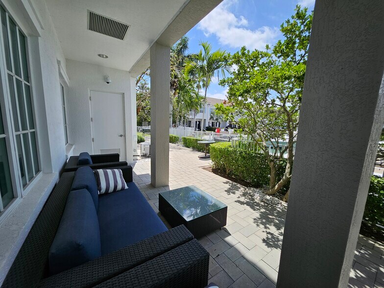 More Photos Of 1044 US Highway 1, Jupiter Medical For Lease