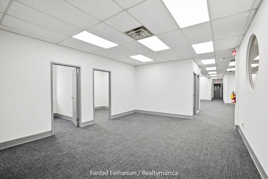 More Photos Of 42 Cardico Dr, Whitchurch-Stouffville Warehouse For Lease