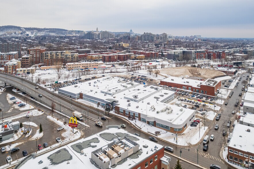 More Photos Of 100 Ch Rockland, Mont-Royal Medical For Lease