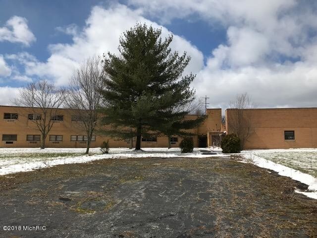 More Photos Of 15198 N Main St, Buchanan Office For Sale