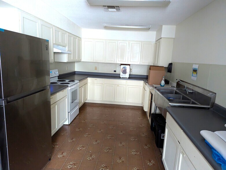 More Photos Of 5430 Timberhill, San Antonio Daycare Center For Lease