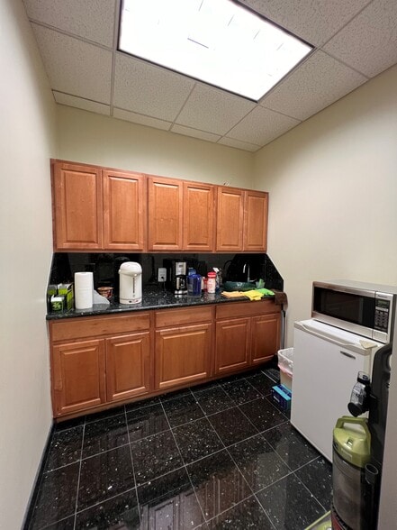 More Photos Of 9999 Bellaire Blvd, Houston Medical For Lease