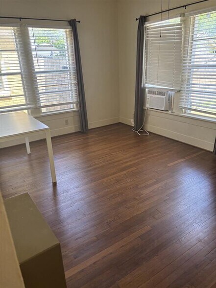 More Photos Of 3762 W 7th St, Fort Worth Apartments For Sale