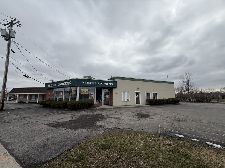 More Photos Of 2010 Eggert Rd, Buffalo Freestanding For Sale