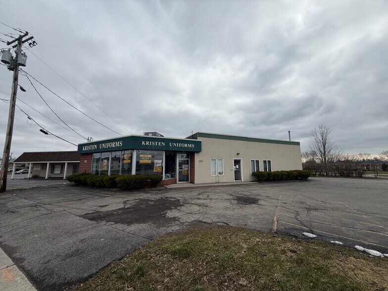 More Photos Of 2010 Eggert Rd, Buffalo Freestanding For Lease