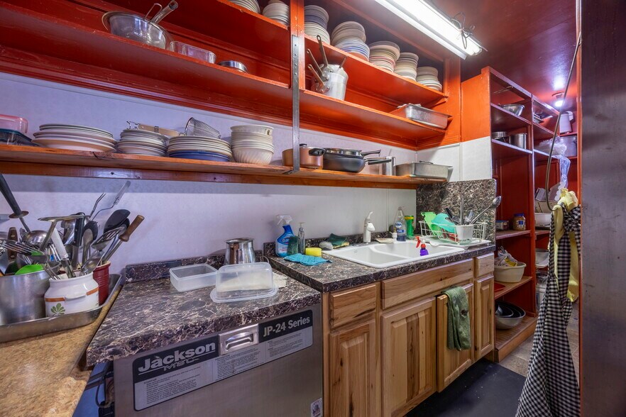 More Photos Of 815 Main Ave, Tillamook Hotel For Sale