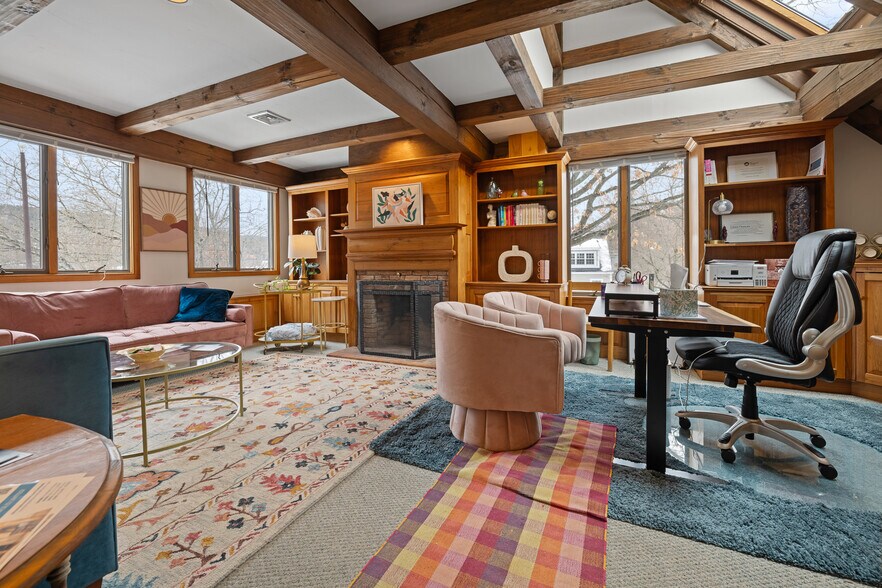 More Photos Of 68 Lyme Rd, Hanover Office Residential For Sale