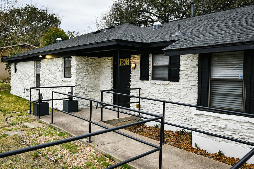 Primary Photo Of 11802 N IH-35, Austin Office For Lease