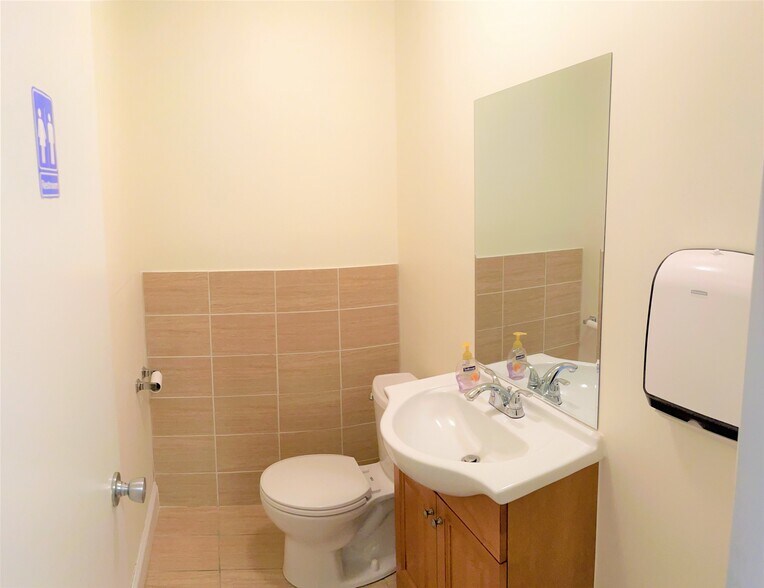 More Photos Of 11125 Rockville Pike, Rockville Medical For Sale