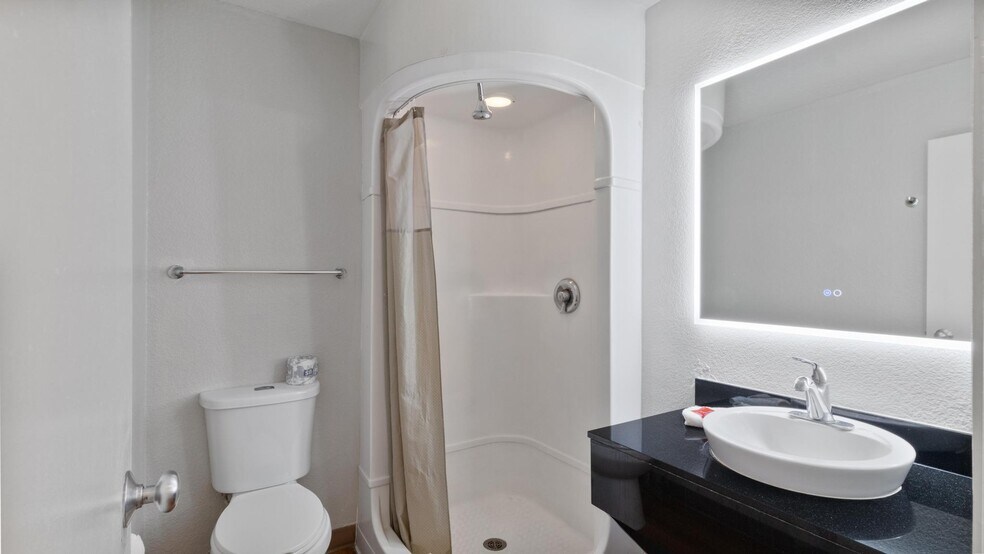 More Photos Of 1561 6th St, Wells Hotel For Sale