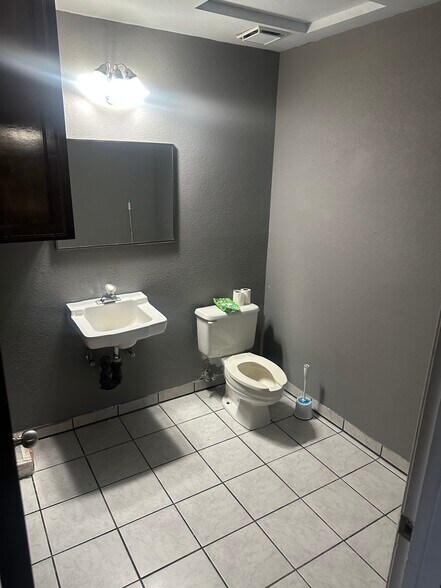 More Photos Of 20786 Bear Valley Rd, Apple Valley Office For Lease