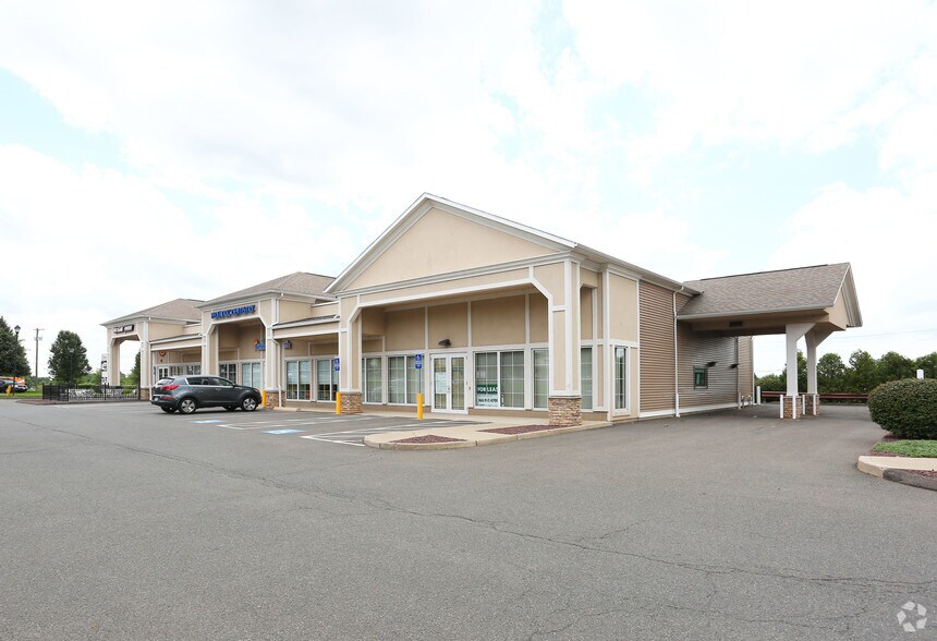More Photos Of 137 Prospect Hill Rd, East Windsor Freestanding For Lease