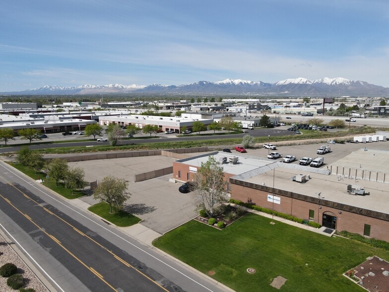 More Photos Of 2370 Decker Lake Blvd, Salt Lake City Office For Lease