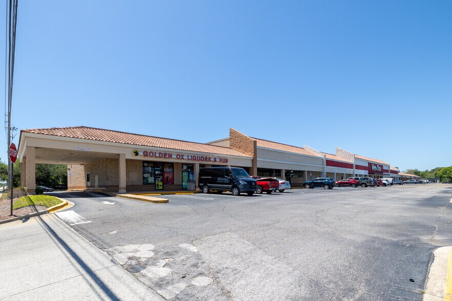More Photos Of 1531 Monument Rd, Jacksonville Storefront For Lease