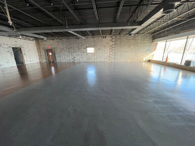 More Photos Of 7027 Route 38, Pennsauken Storefront Retail Office For Lease