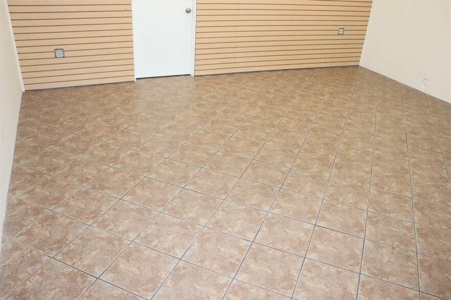 More Photos Of 108 S 10th St, Santa Paula Storefront Retail Residential For Lease