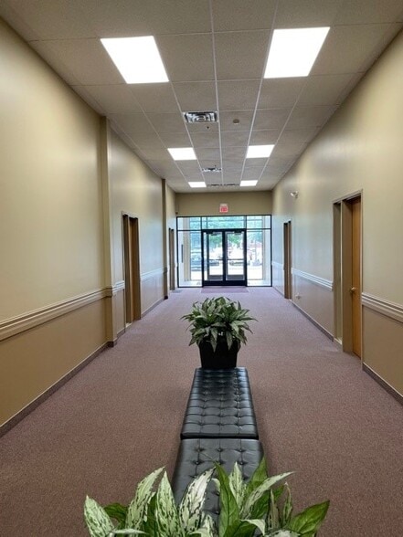 More Photos Of 24001 Orchard Lake Rd, Farmington Hills Medical For Sale
