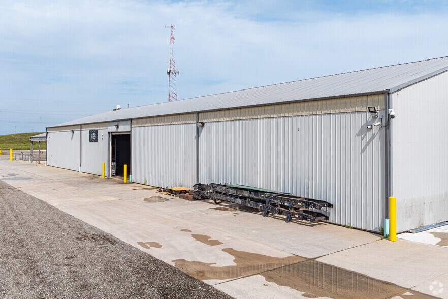 More Photos Of 2614 Brandon Rd, Joliet Warehouse For Lease