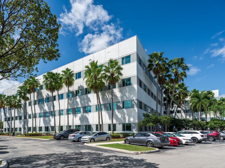 More Photos Of 8200 NW 33rd St, Doral Unknown For Lease