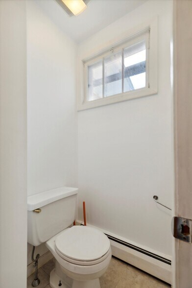 More Photos Of 363 W Johnson Hwy, Norristown Office For Lease