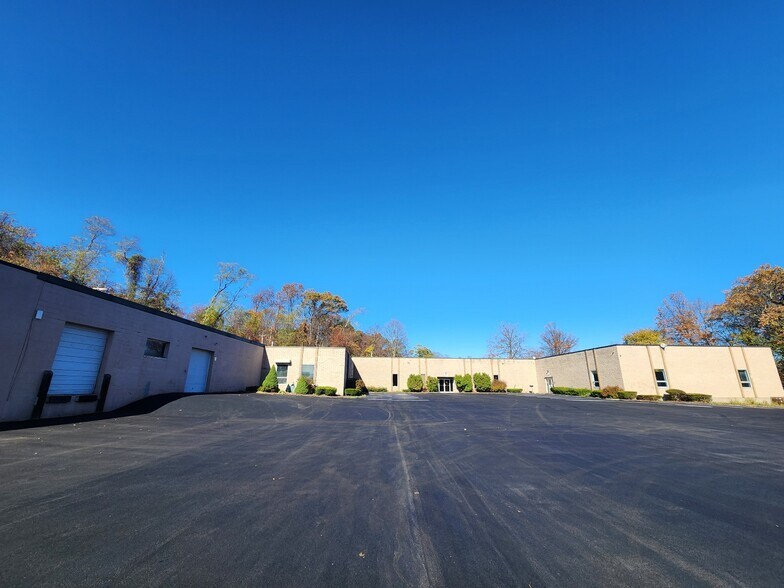 More Photos Of 925 Sherman Ave, Hamden Warehouse For Lease