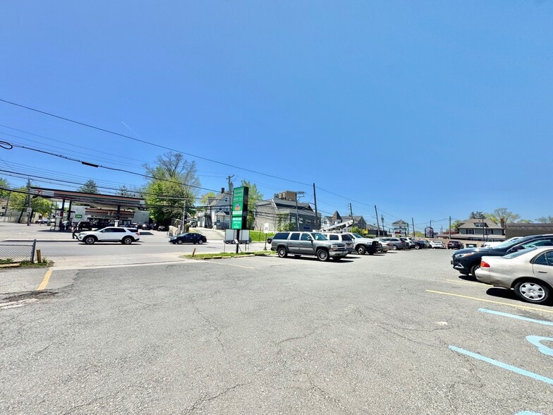 More Photos Of 1267 Forest Ave, Staten Island Storefront Retail Office For Lease