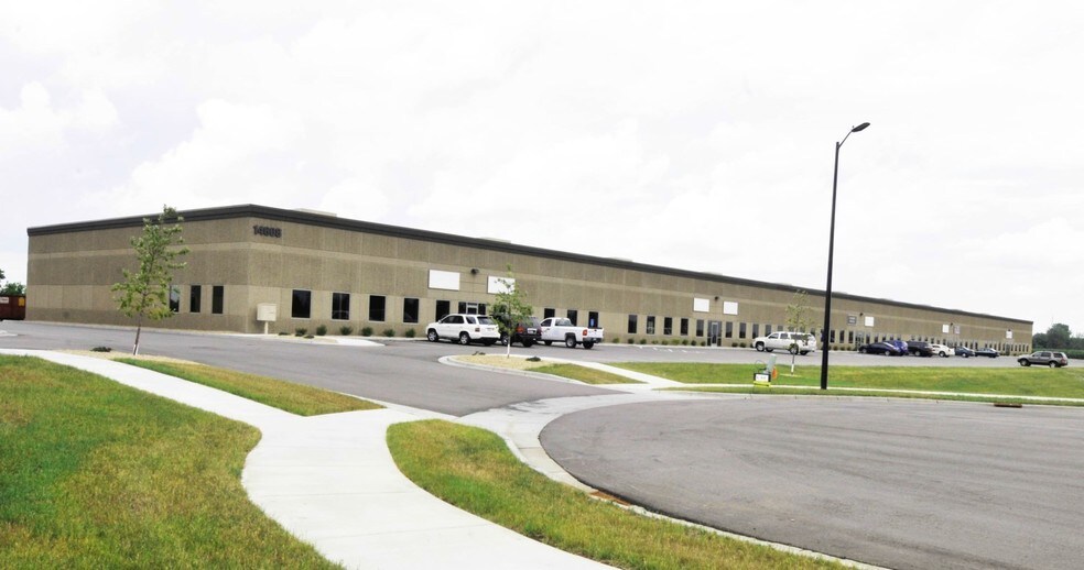 Primary Photo Of 14608 Felton Ct, Apple Valley Warehouse For Lease